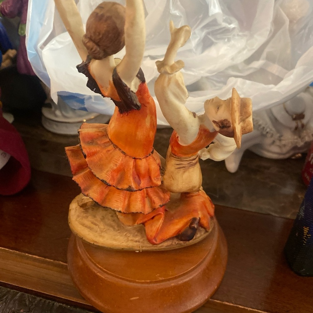 Elegant Flamenco Dancer Figurine in Orange and Cream - Picture 3 of 3